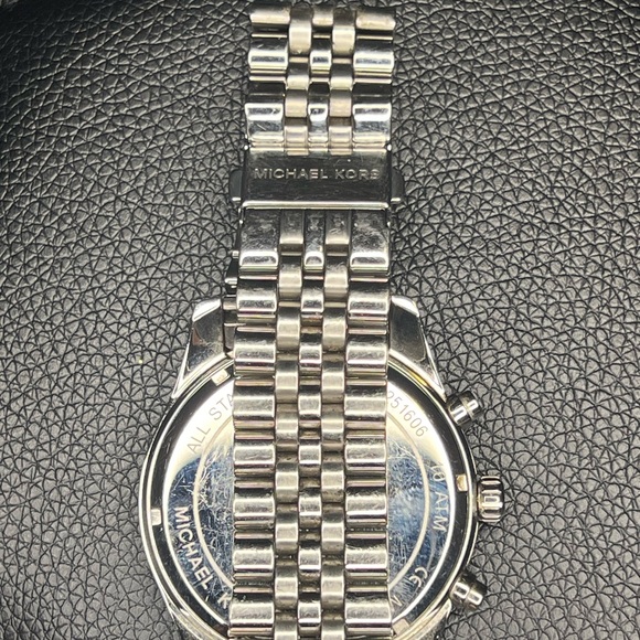 Michael Kors Watch - Picture 6 of 7